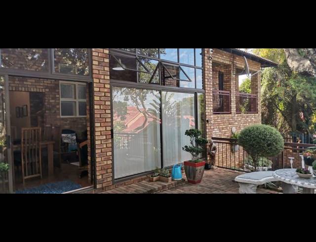 4 BEDROOM APARTMENT FOR SALE IN NINAPARK